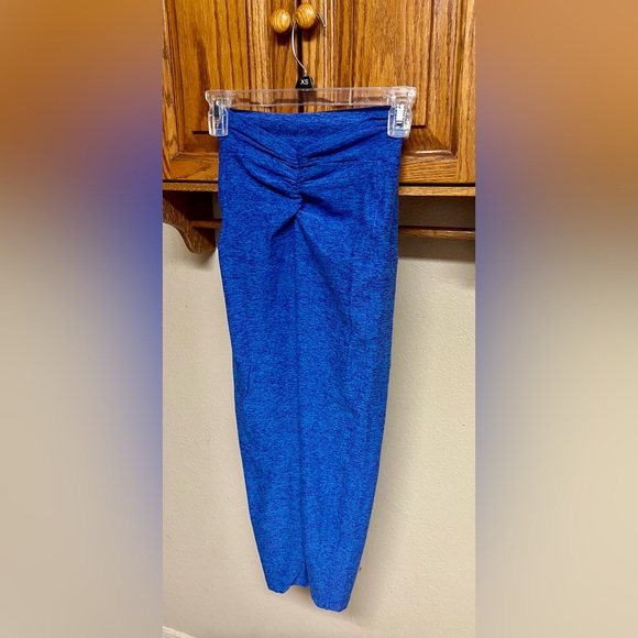 BOMBSHELL SPORTSWEAR V BACK LEGGINGS IN NEON BLUE RAVE! EUC! SOLD OUT ONLINE - Picture 14 of 16